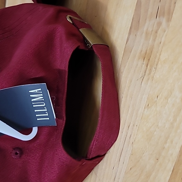 Embroidered Los Angeles Cap in Burgundy - Picture 2 of 3